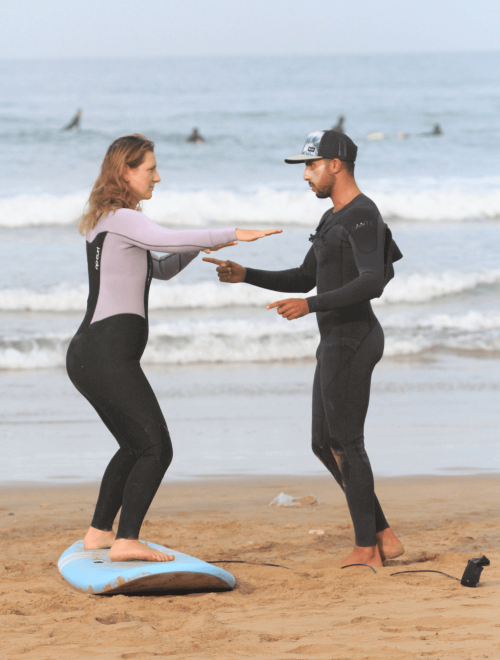 Cours de surf avec Adil imsouane surf family Cours de surf avec Adil imsouane surf family